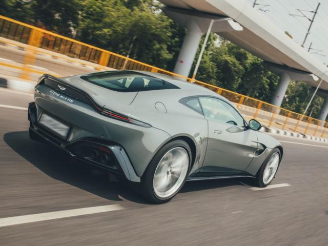 ホンダ フィット 標準仕様